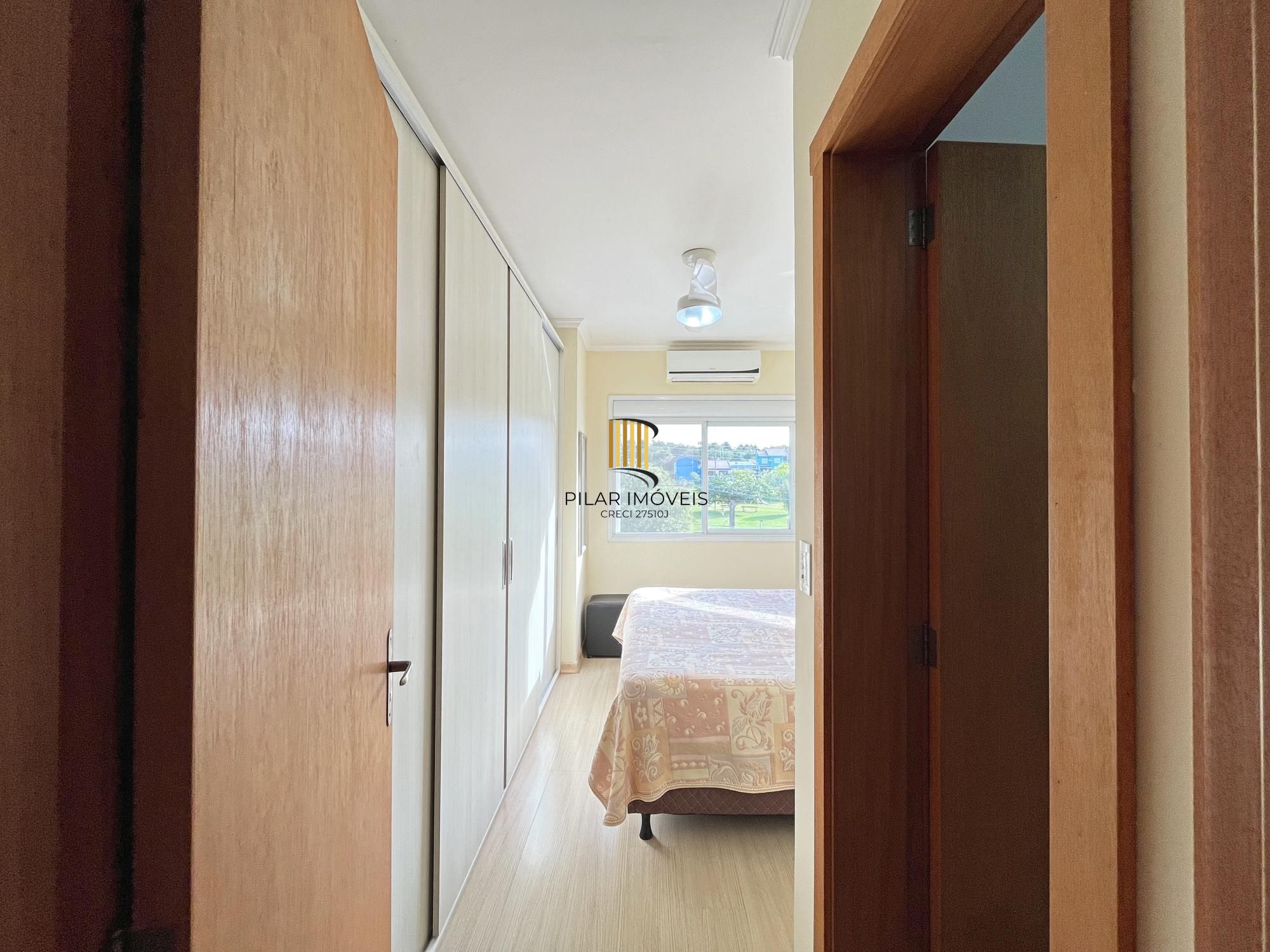 Casa 2 dormitórios no bairro Hípica