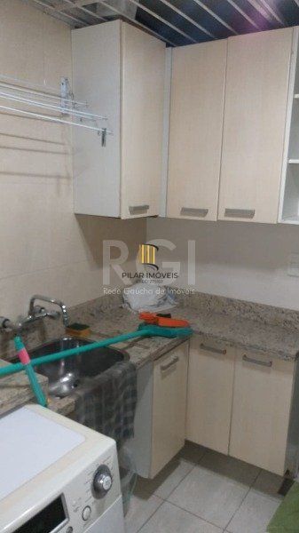 Casa de Condomínio 4 dormitórios no bairro Cristal