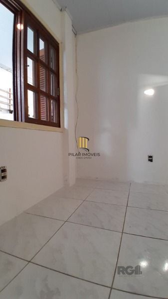 Casa em Porto Alegre, no bairro Restinga, com 2 dormitório(s), e 2 banheiros, à venda.
