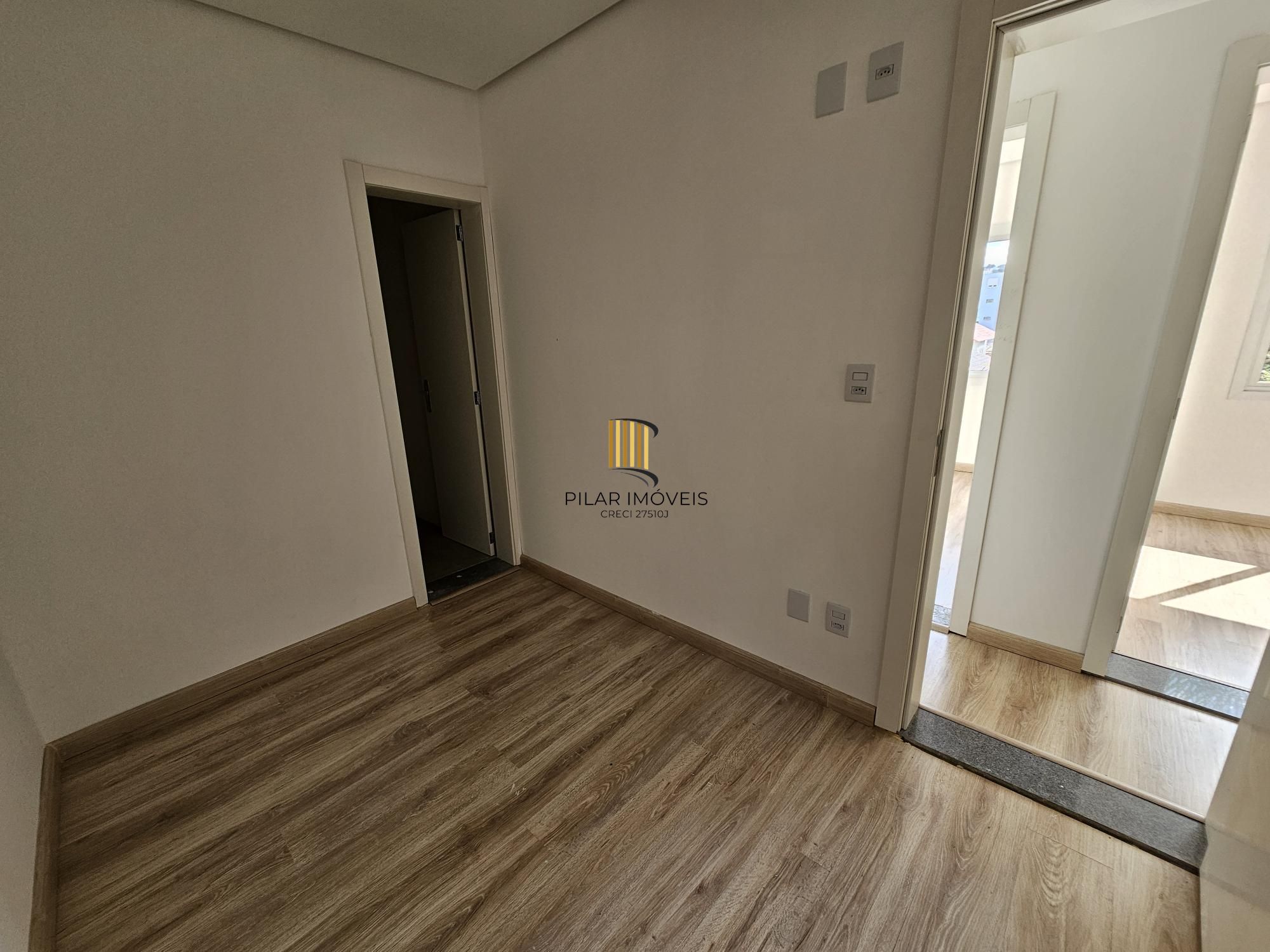 Casa de Condomínio 3 dormitórios no bairro Glória