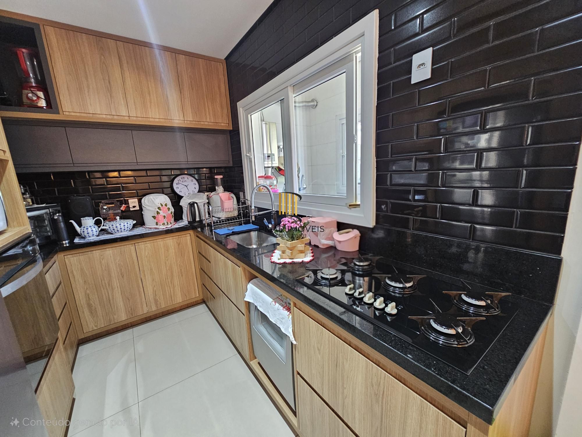 Casa de Condomínio 3 dormitórios no bairro Hípica