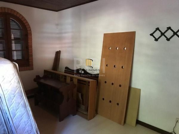 Sítio em Porto Alegre, no bairro Vila Nova, com 3 dormitório(s), à venda.