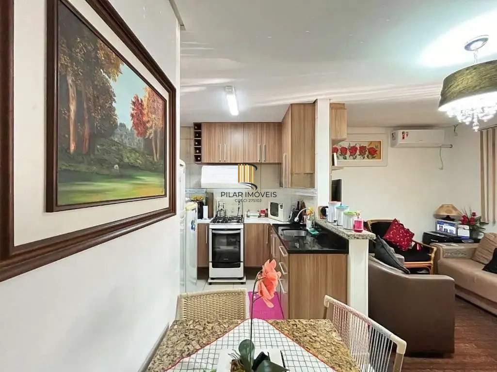 Casa 2 dormitórios no bairro Hípica