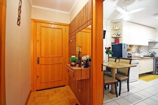 Apartamento em Porto Alegre, no bairro Petrópolis, com 3 dormitório(s), e 3 banheiros, à venda.