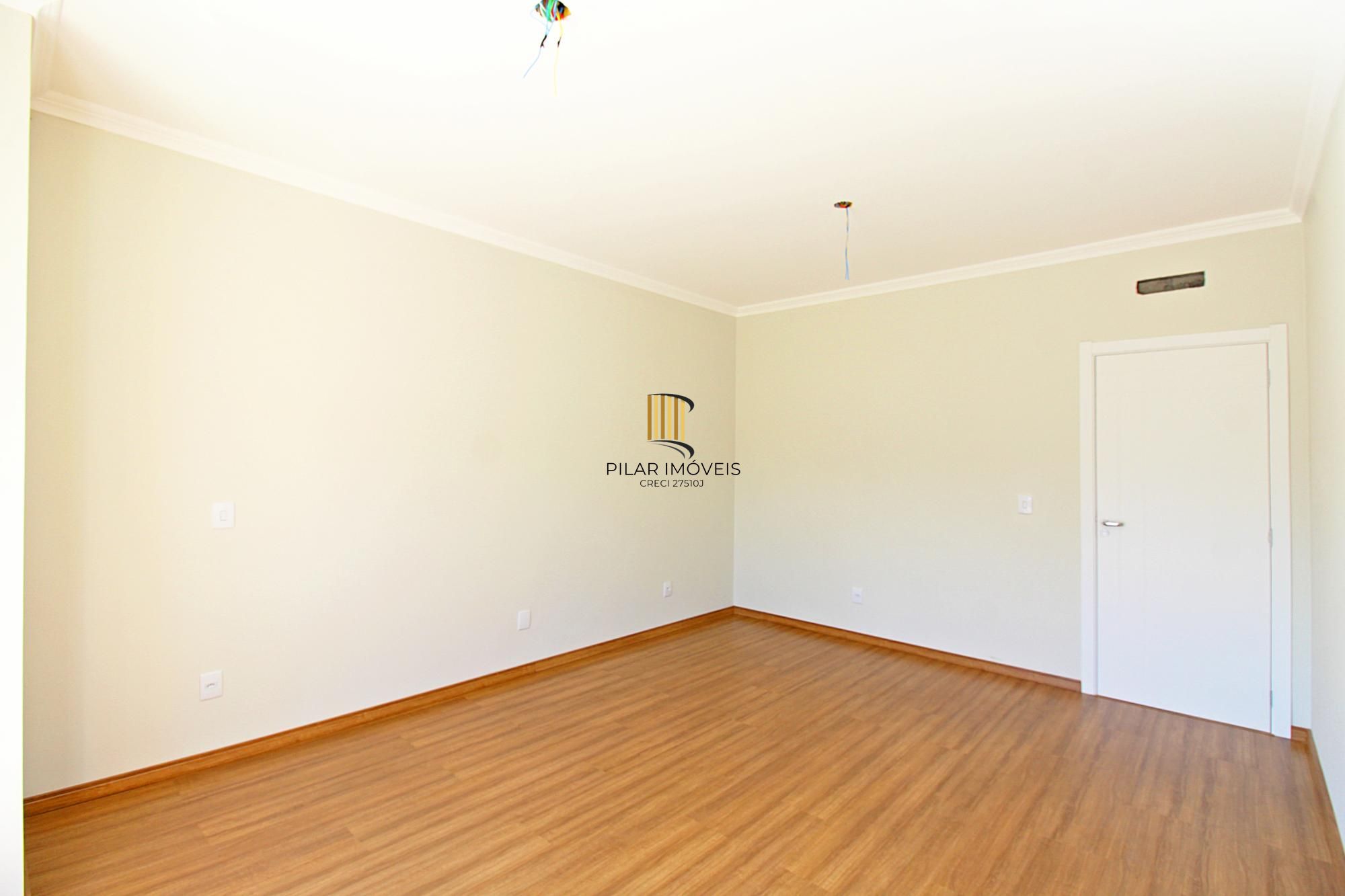 Casa em Porto Alegre, no bairro Hípica, com 3 dormitório(s), e 3 banheiros, à venda.