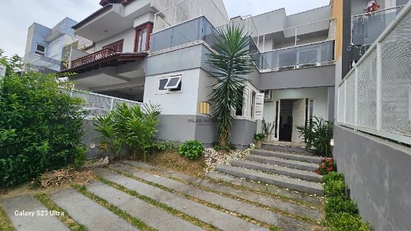 Casa em Porto Alegre, no bairro Hípica, com 3 dormitório(s), e 3 banheiros, à venda. - Pilar Imóveis