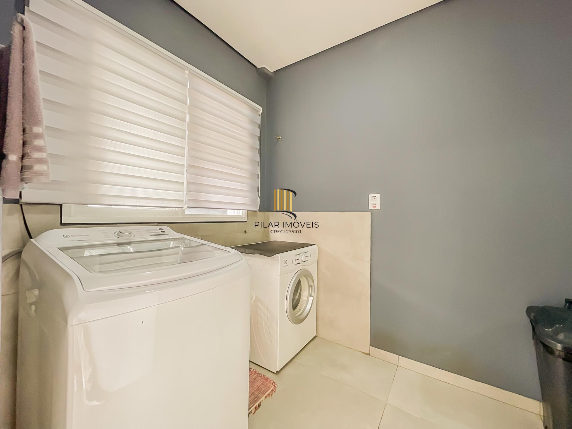 Casa 3 dormitórios no bairro Hípica