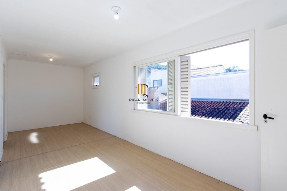 Casa 4 dormitórios no bairro Hípica