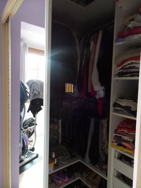 Casa para Venda - 287m², 4 dormitórios, sendo 1 suites, 4 vagas - Tristeza