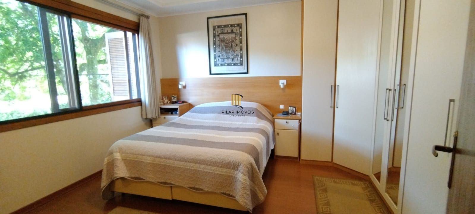 Linda Residência com 3 dormitórios sendo 1 suíte no Jardim Isabel.