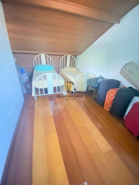 Casa para Venda - 301m², 4 dormitórios, sendo 1 suites, 2 vagas - Bom Jesus
