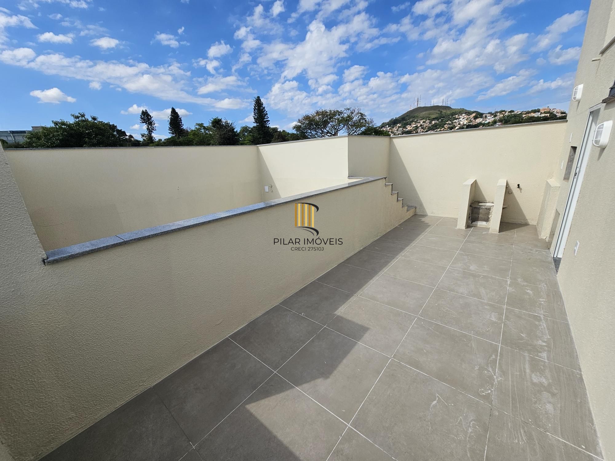 Casa de Condomínio 3 dormitórios no bairro Glória