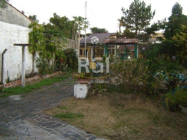 Casa para Venda - 150m², 4 dormitórios, sendo 2 suites, 6 vagas - Imperial Parque
