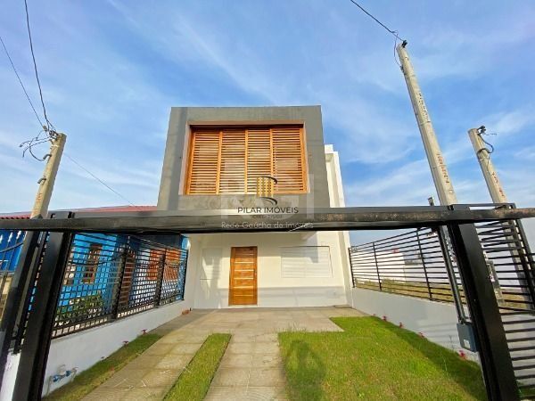 Casa para Venda - 217m², 3 dormitórios, sendo 1 suites, 2 vagas - Hípica