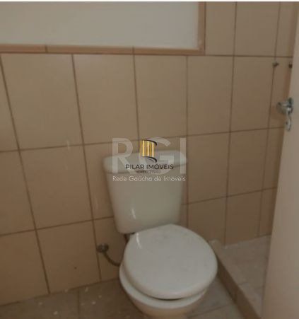 Casa Condominio em Porto Alegre, no bairro Vila Jardim, com 2 dormitório(s), e 2 banheiros, à venda.