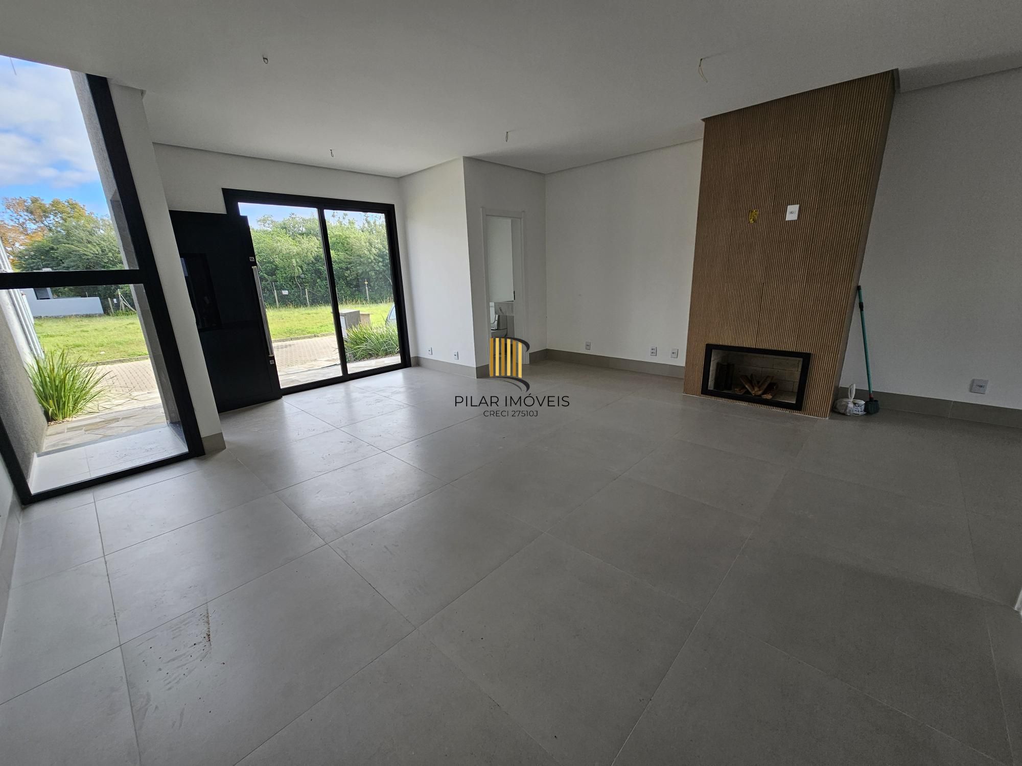 Casa Condominio em Porto Alegre, no bairro Campo Novo, com 3 dormitório(s), e 3 banheiros, à venda.