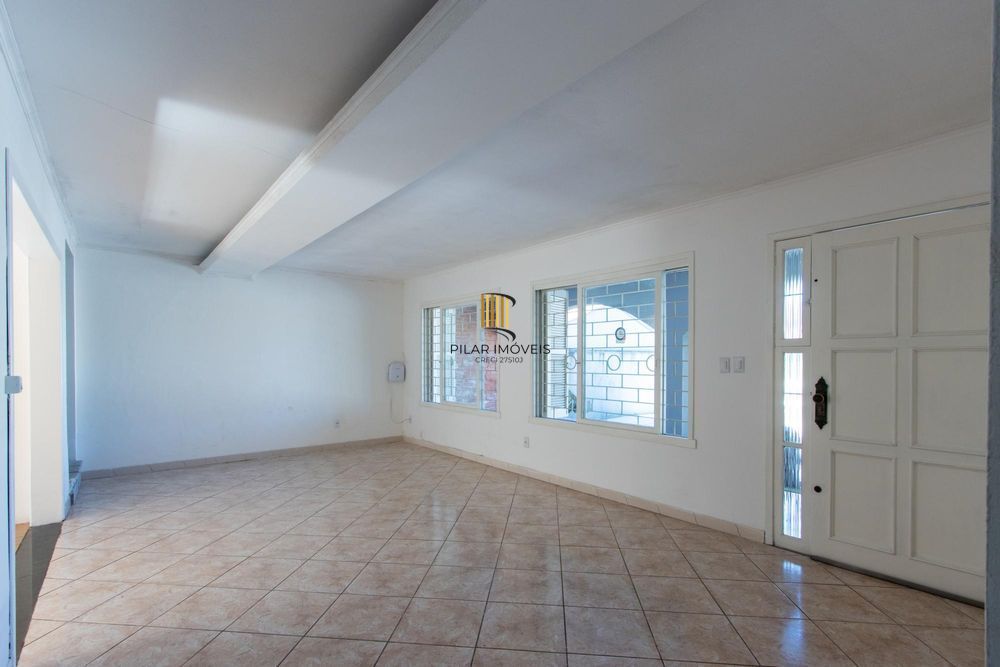 Casa 4 dormitórios no bairro Hípica