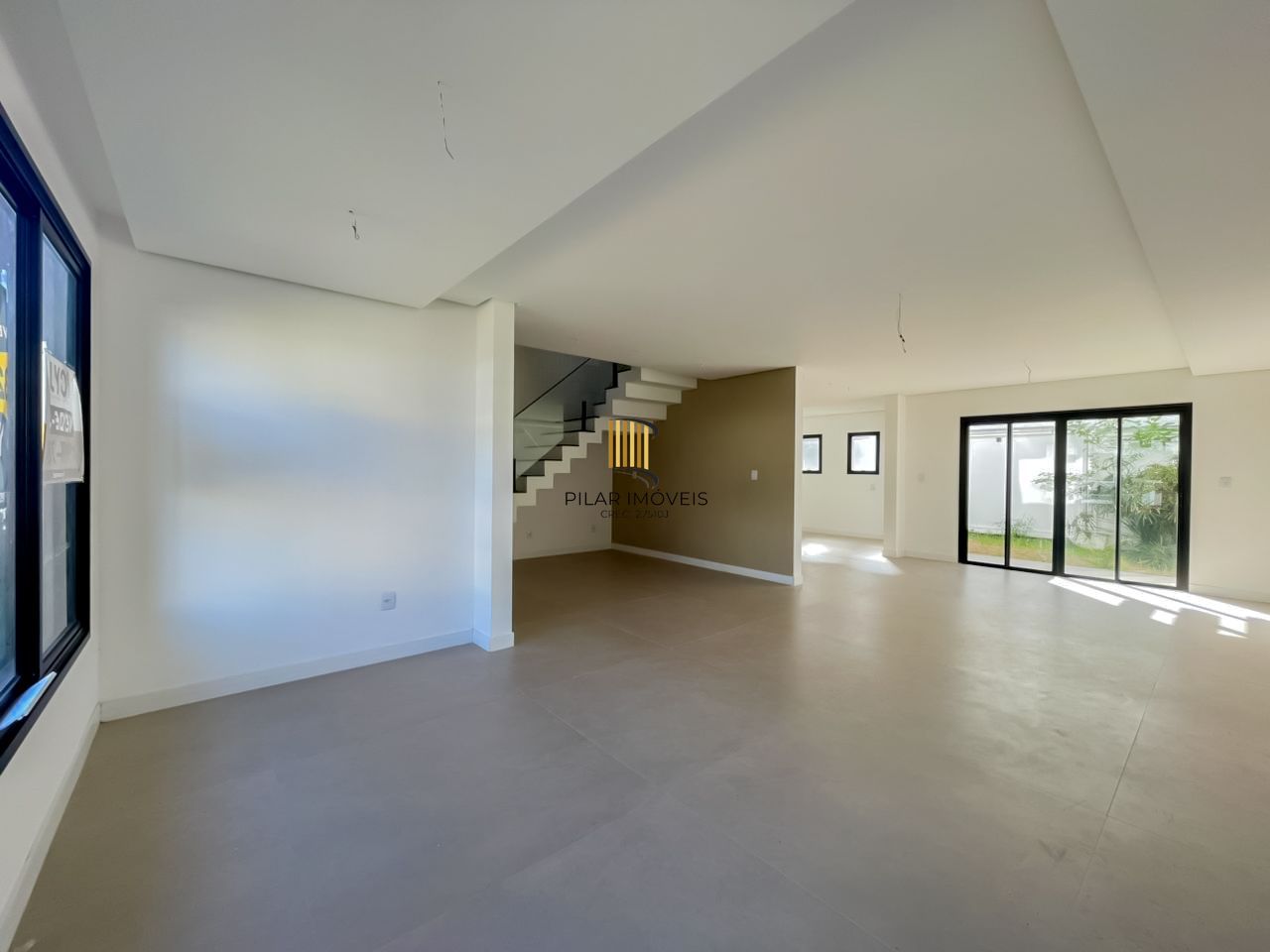 Casa Condominio em Porto Alegre, no bairro Ipanema, com 3 dormitório(s), e 3 banheiros, à venda.