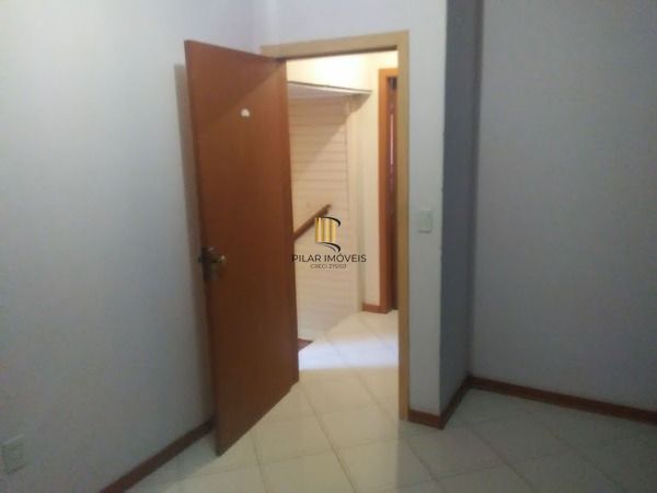Casa 3 dormitórios no bairro Guarujá