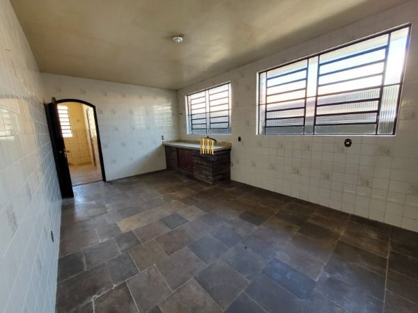 Casa em Santa Maria, no bairro São José, com 4 dormitório(s), e 4 banheiros, à venda.
