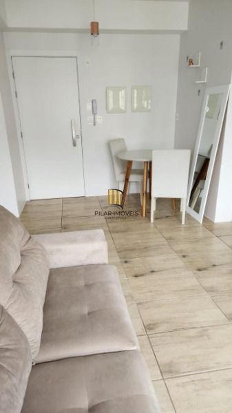 Studio em Porto Alegre, no bairro Tristeza, com 1 dormitório(s), e 1 banheiros, à venda.