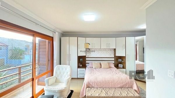 Casa em Porto Alegre, no bairro Hípica, com 3 dormitório(s), e 3 banheiros, à venda.