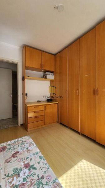 Apartamento em Porto Alegre, no bairro Vila Assunção, com 2 dormitório(s), e 2 banheiros, à venda.