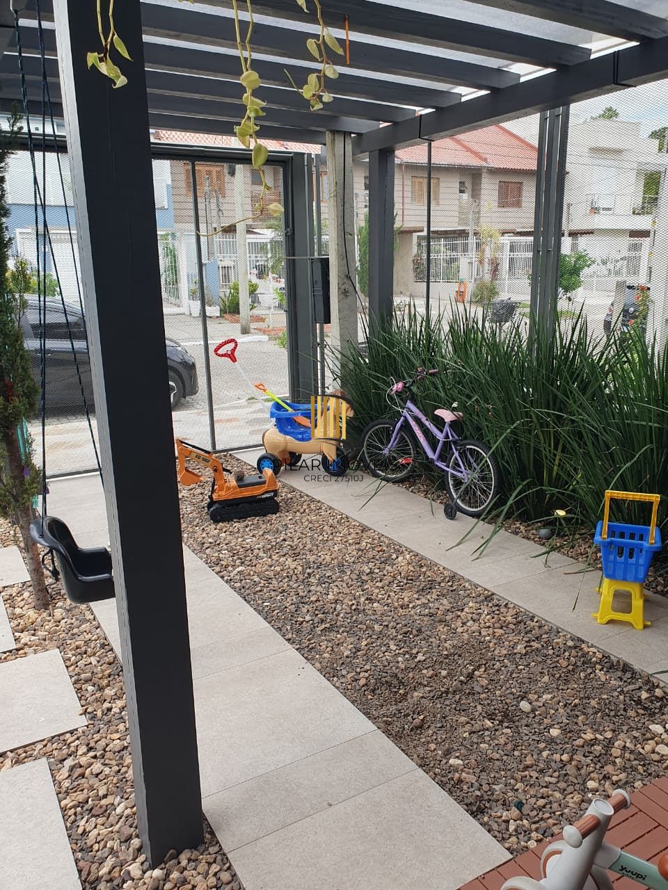 Casa 3 dormitórios no bairro Hípica