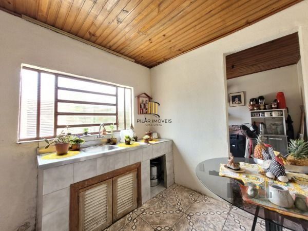 Casa em Porto Alegre, no bairro Restinga, com 5 dormitório(s), e 5 banheiros, à venda.