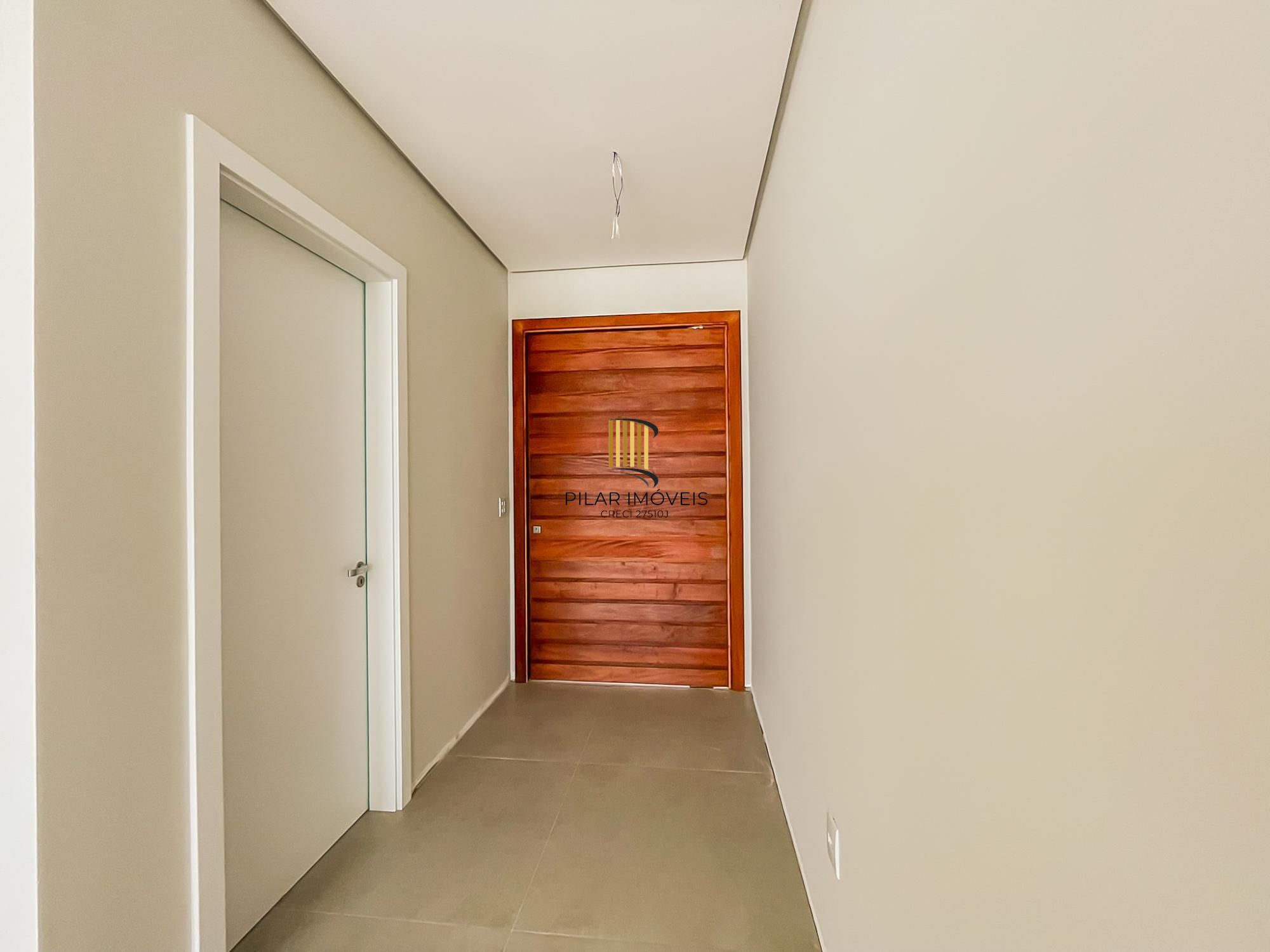 No Mirante do Lago, excelente residência com 3 suítes