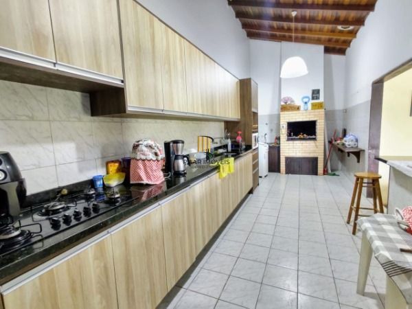 Casa 5 dormitórios no bairro Zona Norte