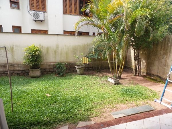 Casa para Venda - 287m², 4 dormitórios, sendo 1 suites, 4 vagas - Tristeza