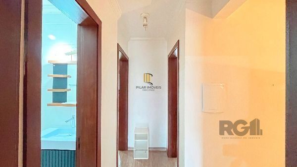 Casa em Porto Alegre, no bairro Hípica, com 3 dormitório(s), e 3 banheiros, à venda.