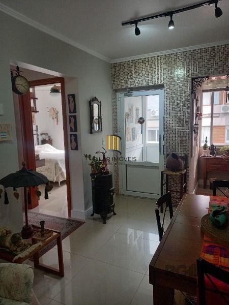 Apartamento em Porto Alegre, no bairro Cavalhada, com 2 dormitório(s), e 2 banheiros, à venda.