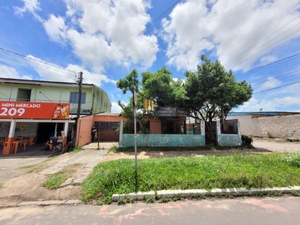 Casa em Porto Alegre, no bairro Restinga, com 5 dormitório(s), e 5 banheiros, à venda.