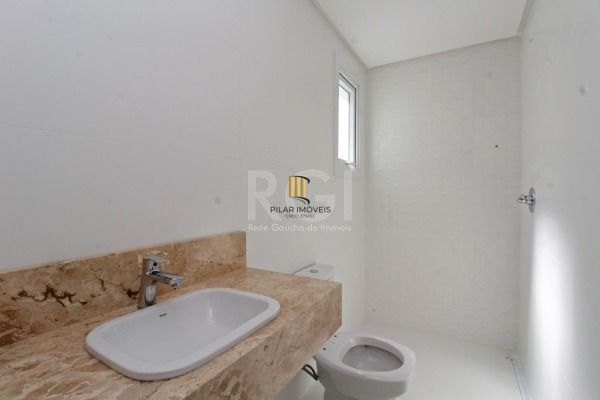 Casa Condominio para Venda - 364m², 3 dormitórios, sendo 3 suites, 2 vagas - Pedra Redonda