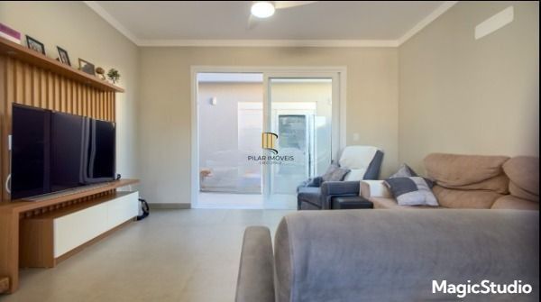 Casa 3 dormitórios no bairro Hípica