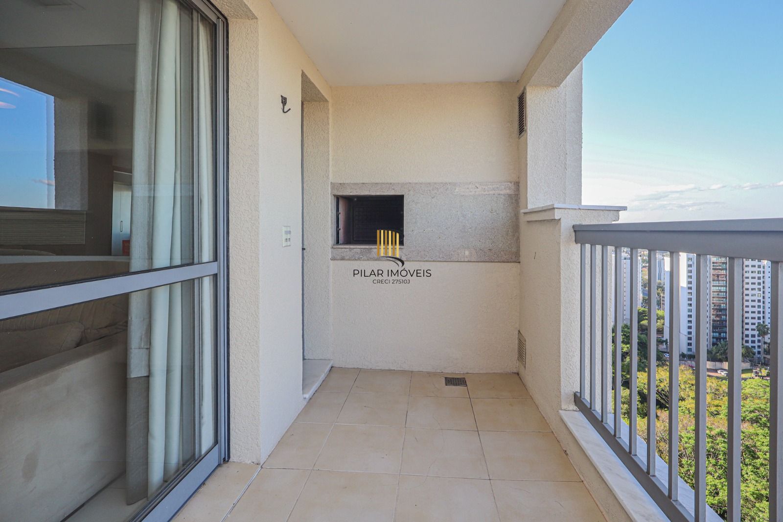 Apartamento 2 dormitórios no bairro Três Figueiras