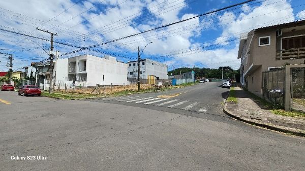 Terreno em Porto Alegre, no bairro Hípica, à venda.