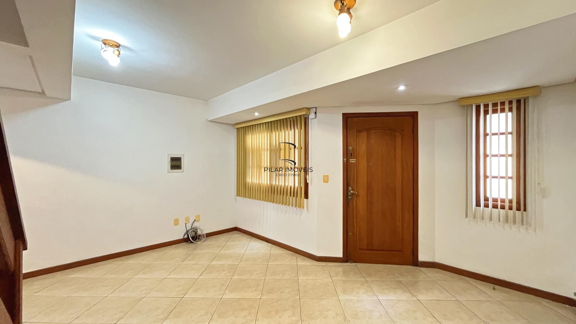 Casa Condominio para Venda - 96m², 3 dormitórios, sendo 1 suites, 2 vagas - Hípica