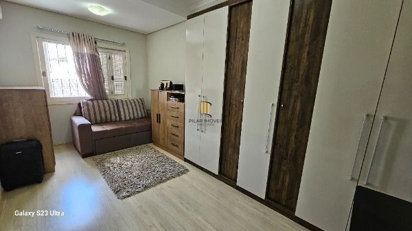 Casa em Porto Alegre, no bairro Hípica, com 3 dormitório(s), e 3 banheiros, à venda.
