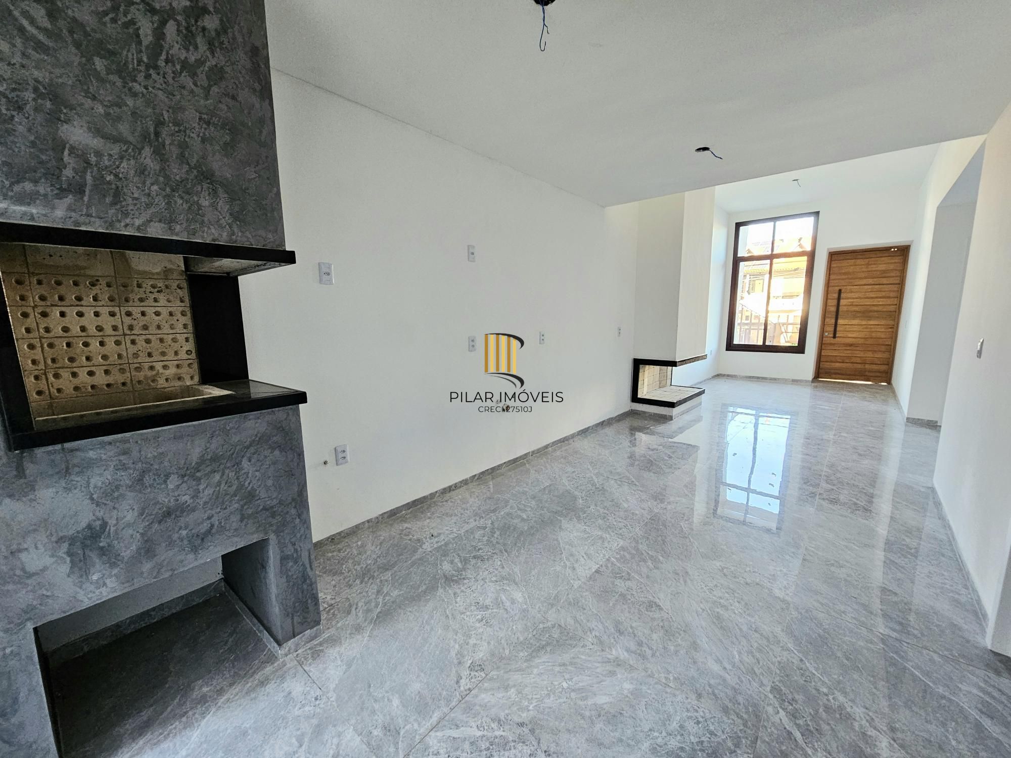 Casa 3 dormitórios no bairro Hípica