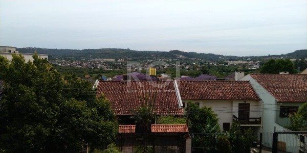 Casa para Venda - 320m², 3 dormitórios, sendo 1 suites, 2 vagas - Imperial Parque