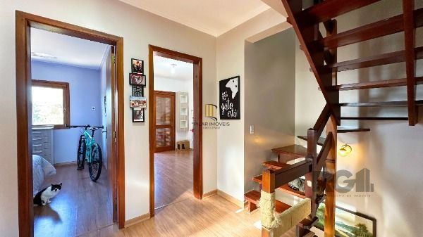 Casa em Porto Alegre, no bairro Espirito Santo, com 3 dormitório(s), e 3 banheiros, à venda.