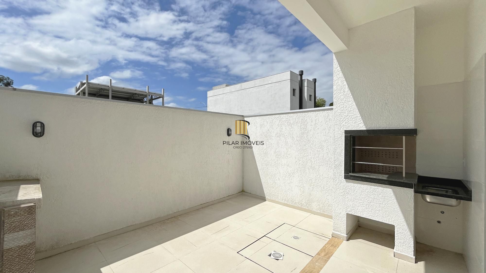 Casa em Porto Alegre, no bairro Hípica, com 3 dormitório(s), à venda.