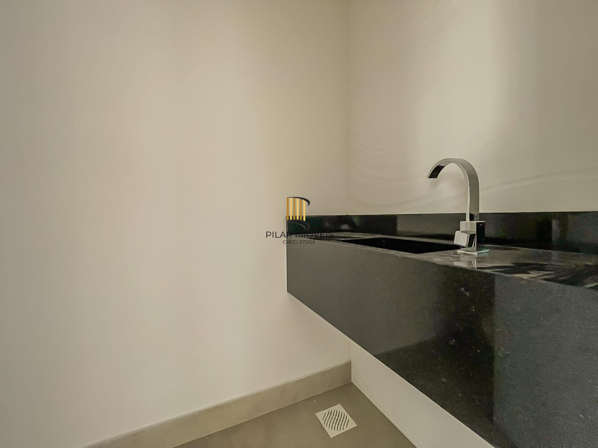 Casa de Condomínio 3 dormitórios no bairro Hípica