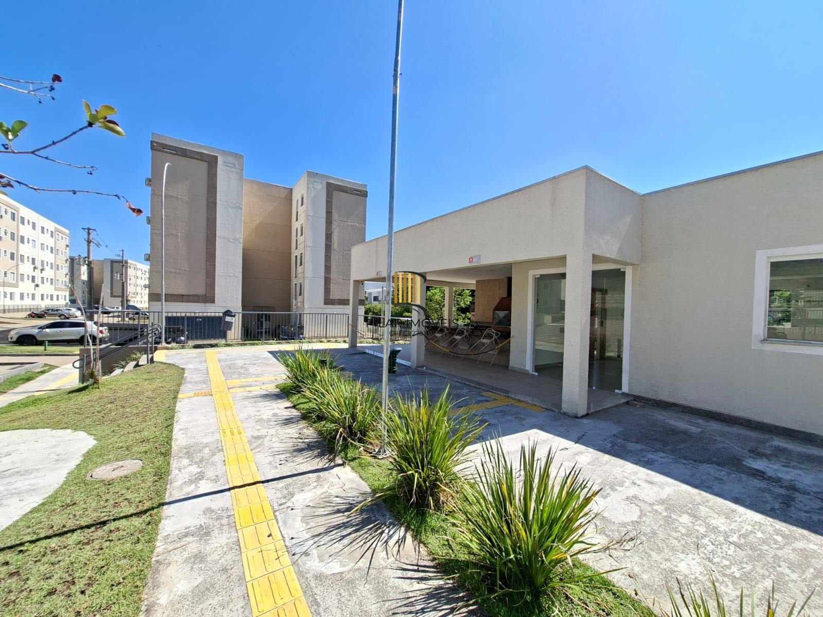 Apartamento de 02 dormitorios com vaga de garagem no bairro Cavalhada- VENDA!!