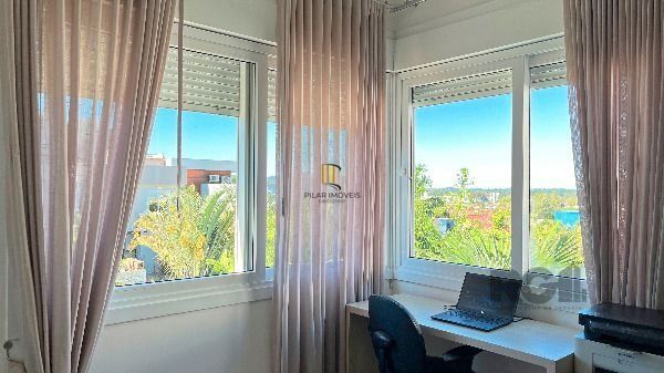 Casa Condominio em Porto Alegre, no bairro Hípica, com 3 dormitório(s), e 3 banheiros, à venda.