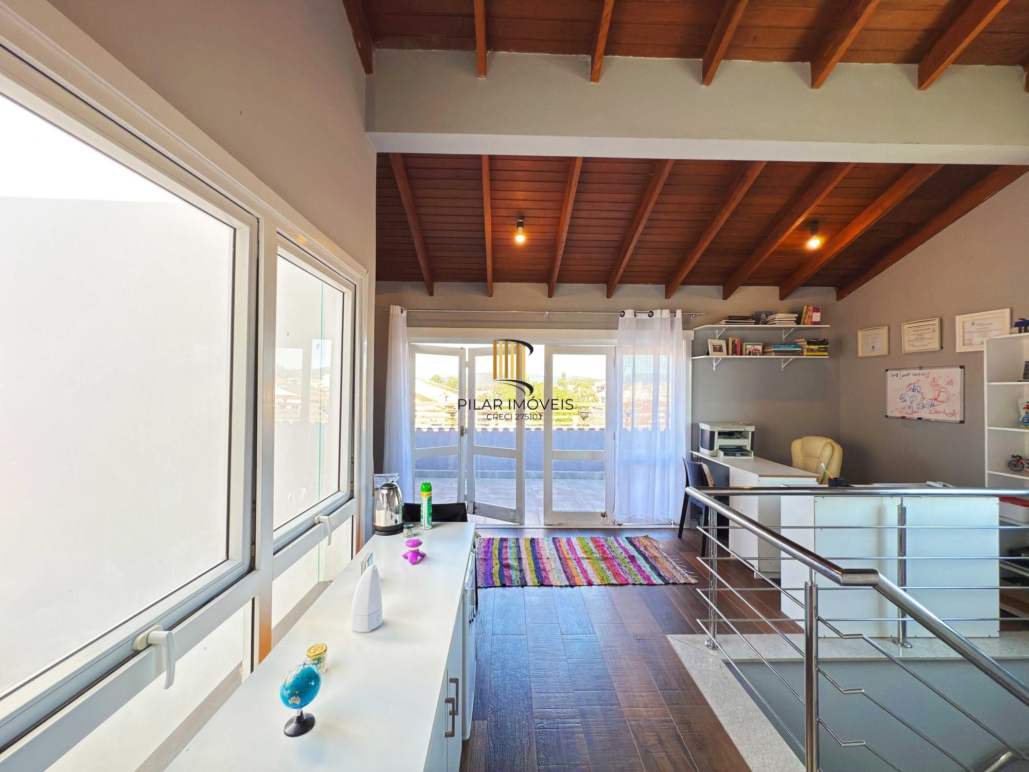 Em busca de uma casa espaçosa e cheia de comodidades no bairro Hípica