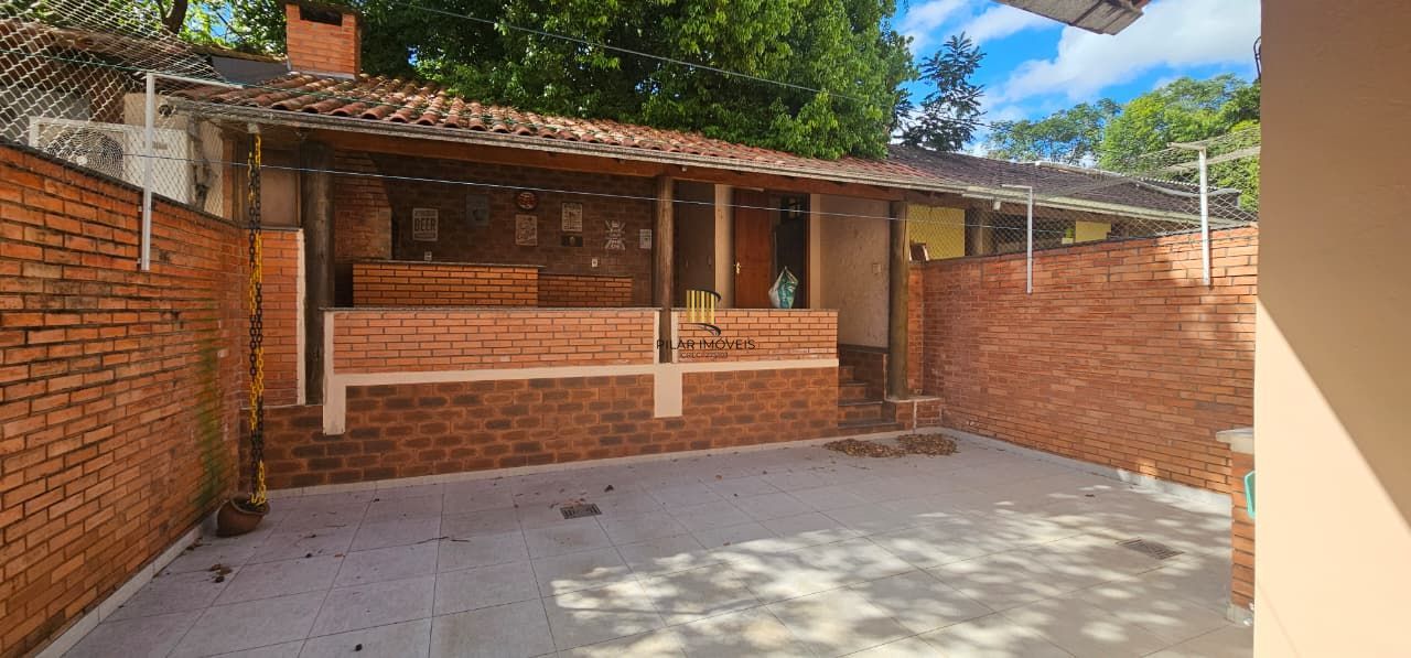 Sobrado Condomínio Fechado bairro Guaruja- 3 dormitórios